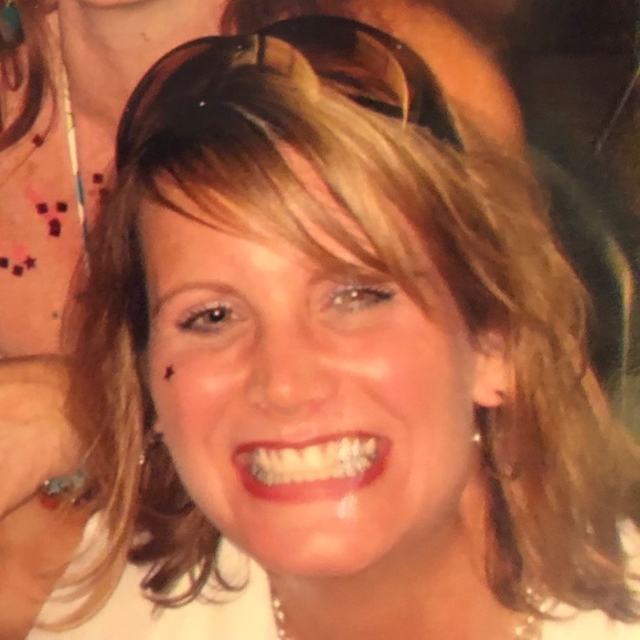 Meet your Posher, Amy - Picture 1 of 1